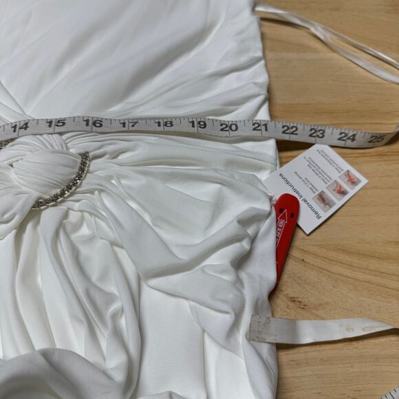 Mac Duggal NWT Draped Side Knot Jersey Gown Rhinestone Ring White Size 20 - Picture 8 of 11